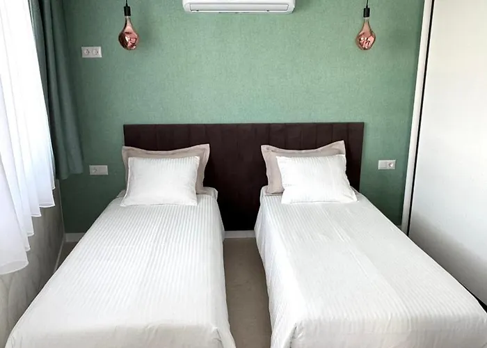 Americas Ponderosa 5 *